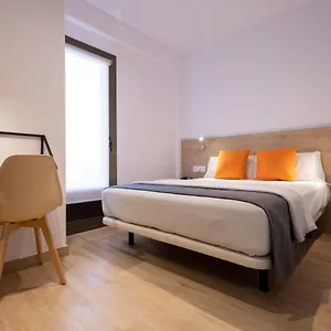 https://hostal-sans.top-hotels-tarragona.com